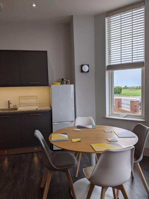 마게이트 Waves@Walpole - 2 Bed Flat With Amazing Sea Views 아파트 외부 사진